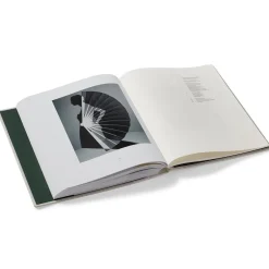 The Met Store Karl Lagerfeld: A Line of Beauty